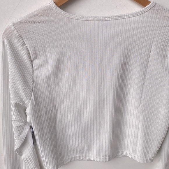 Abound Nordstrom Long Sleeve Cropped White Top Keyhole Front Cutout, Size 1X,NWT - Picture 8 of 8